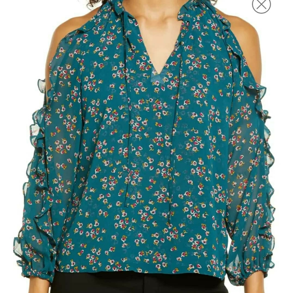 GORGEOUS VIBTAGE SPRUCE COLD SHOULDER TOP🕊